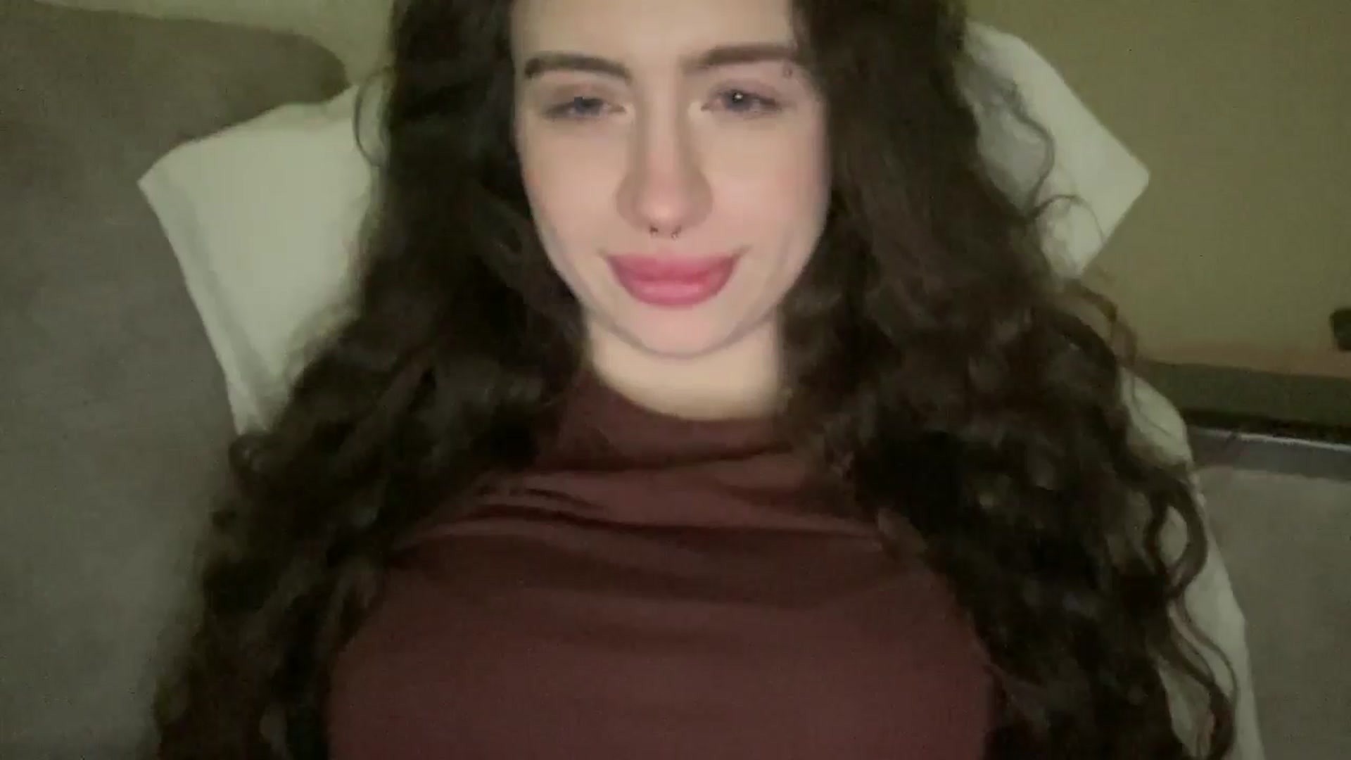 Gallery image thumbnail from CurlyDream's myfreecams stream on, 01/28/2026, 21:10 image 12 of 20