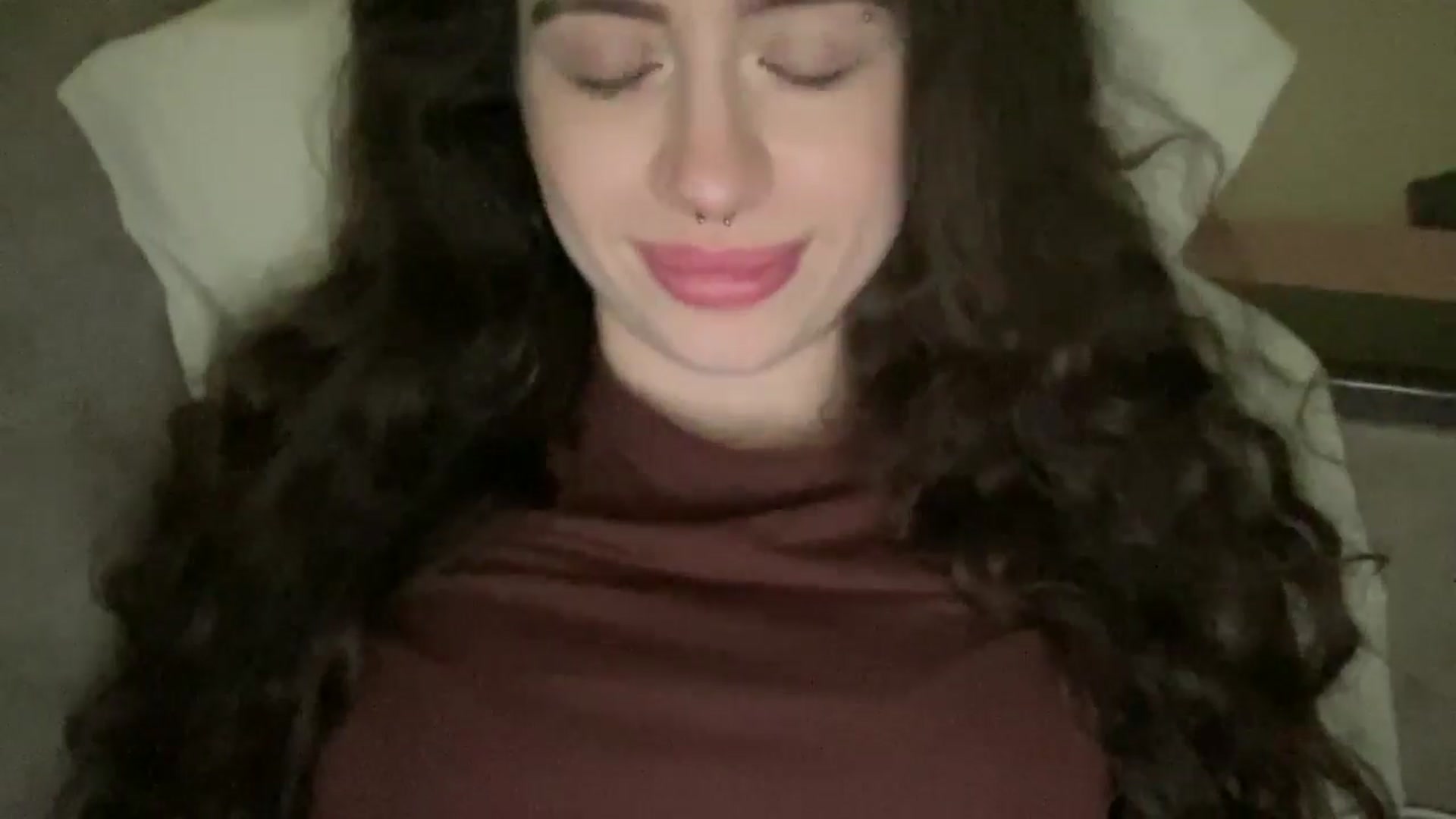 Gallery image thumbnail from CurlyDream's myfreecams stream on, 01/28/2026, 21:10 image 18 of 20