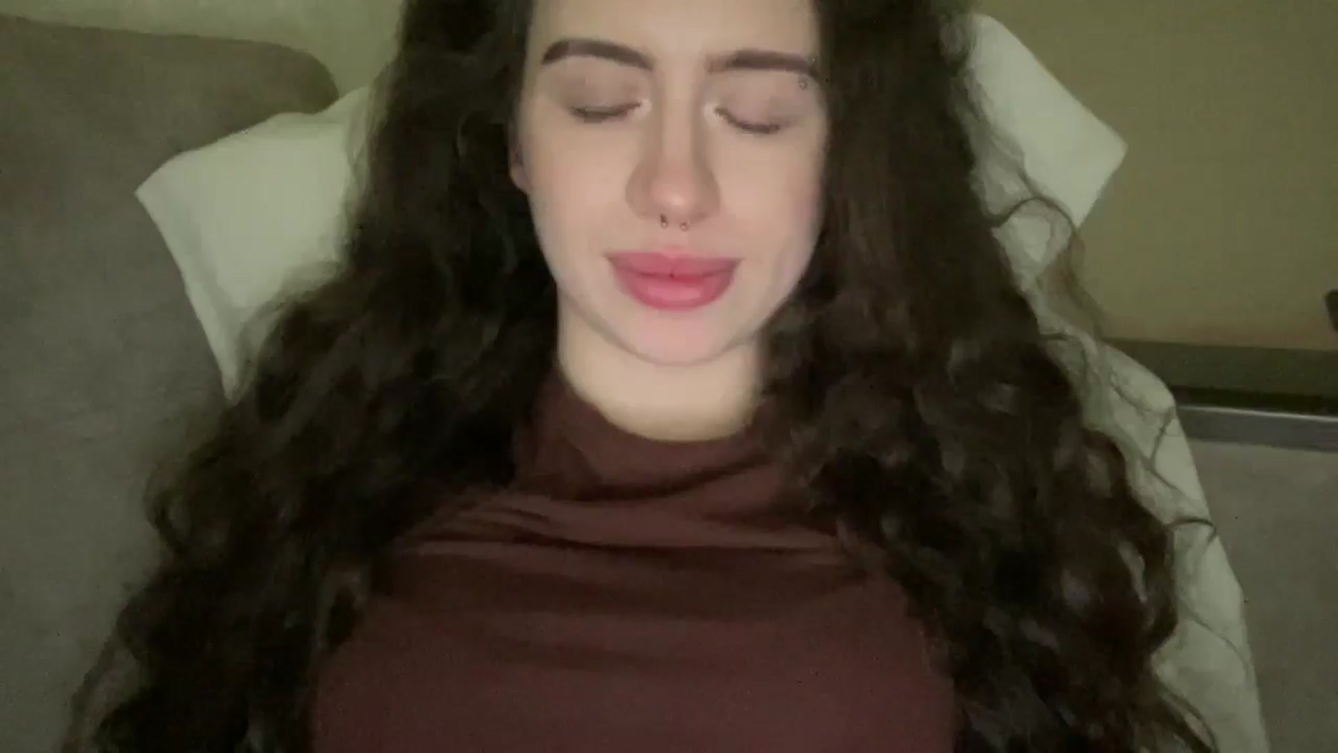 Gallery image thumbnail from CurlyDream's myfreecams stream on, 01/28/2026, 21:10 image 17 of 20