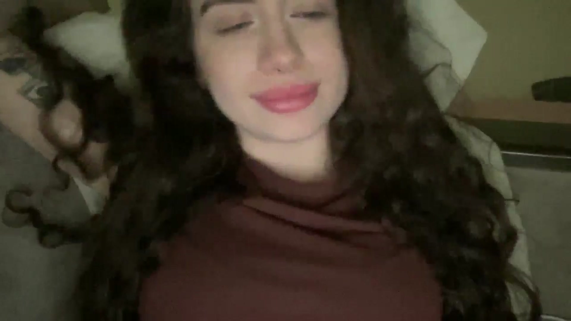 Gallery image thumbnail from CurlyDream's myfreecams stream on, 01/28/2026, 21:10 image 19 of 20