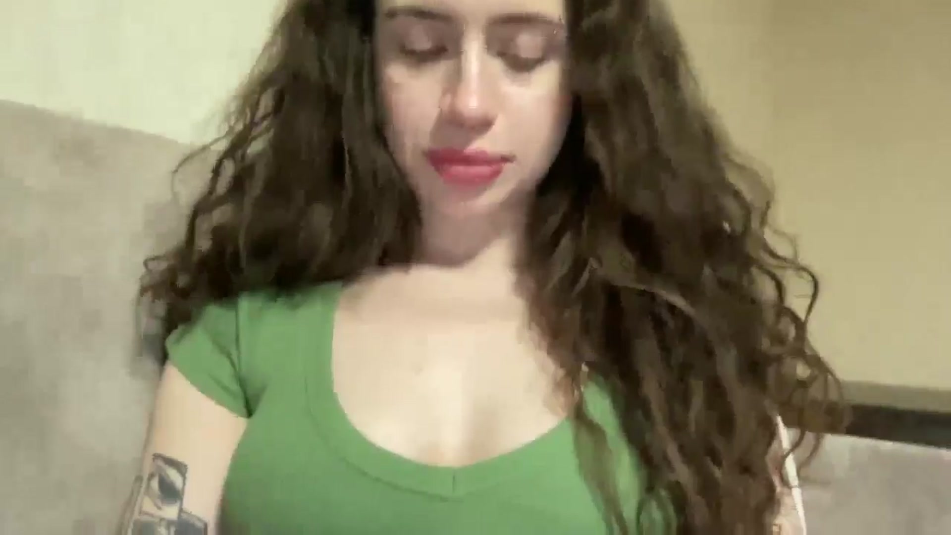 Gallery image thumbnail from CurlyDream's myfreecams stream on, 02/02/2026, 20:09 image 6 of 20