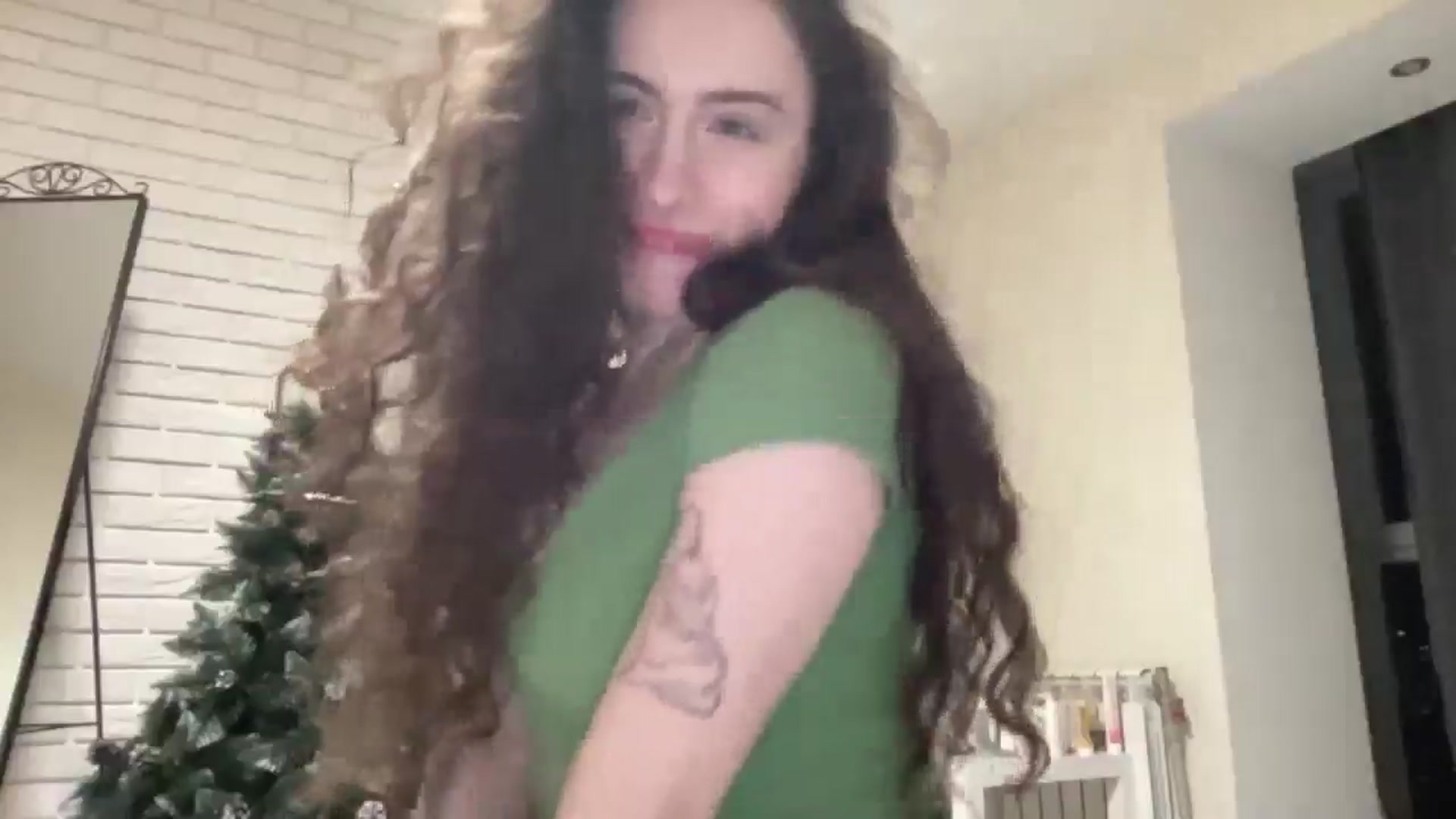 Gallery image thumbnail from CurlyDream's myfreecams stream on, 02/02/2026, 20:09 image 15 of 20