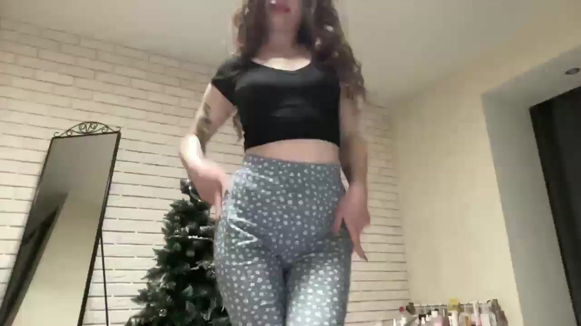 Gallery image thumbnail from CurlyDream's myfreecams stream on, 02/03/2026, 18:39 image 19 of 20