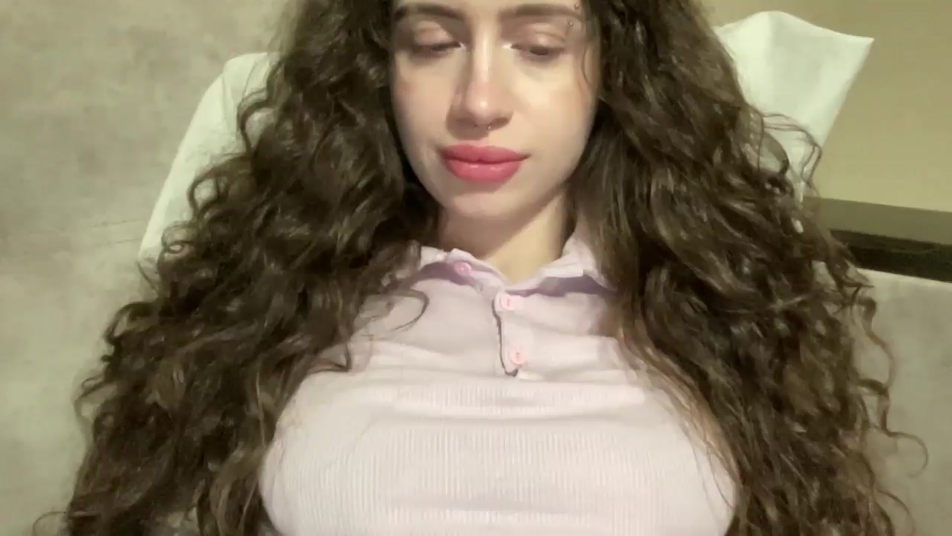 Gallery image thumbnail from CurlyDream's myfreecams stream on, 02/04/2026, 20:10 image 12 of 20