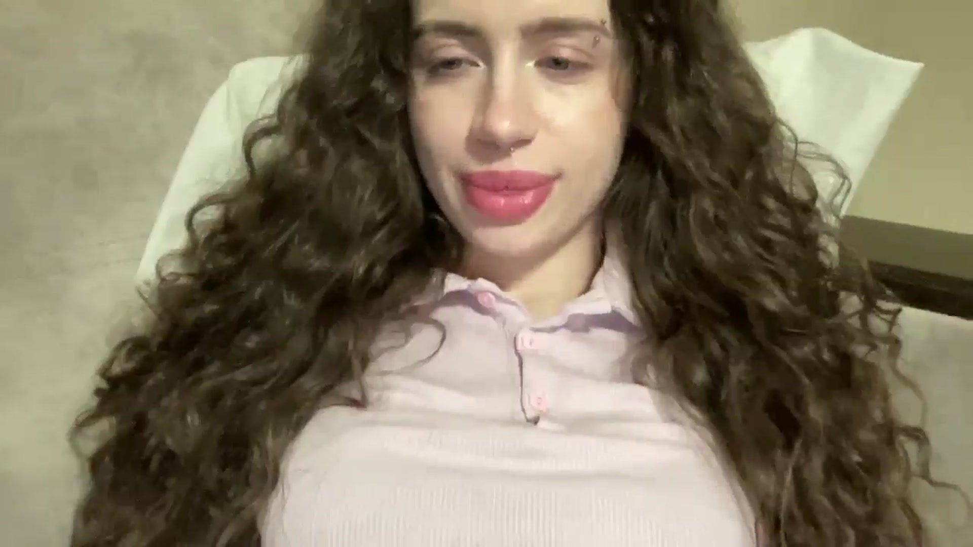 Gallery image thumbnail from CurlyDream's myfreecams stream on, 02/04/2026, 20:10 image 17 of 20