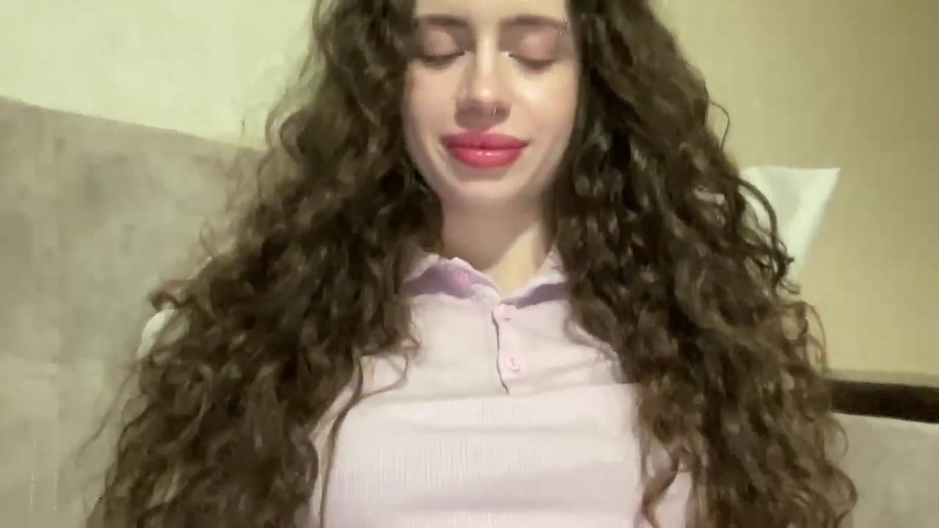 Gallery image thumbnail from CurlyDream's myfreecams stream on, 02/04/2026, 21:06 image 3 of 20