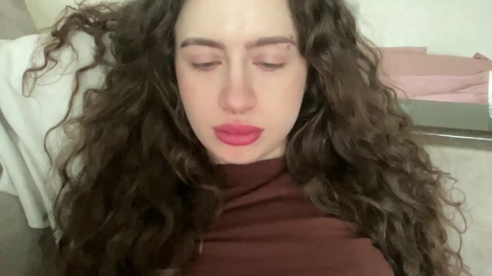 Gallery image thumbnail from CurlyDream's myfreecams stream on, 02/05/2026, 12:50 image 16 of 20