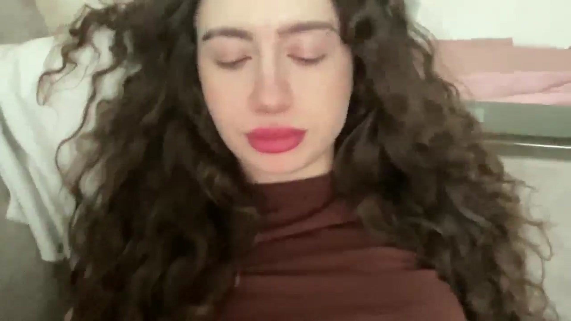 Gallery image thumbnail from CurlyDream's myfreecams stream on, 02/05/2026, 12:50 image 15 of 20