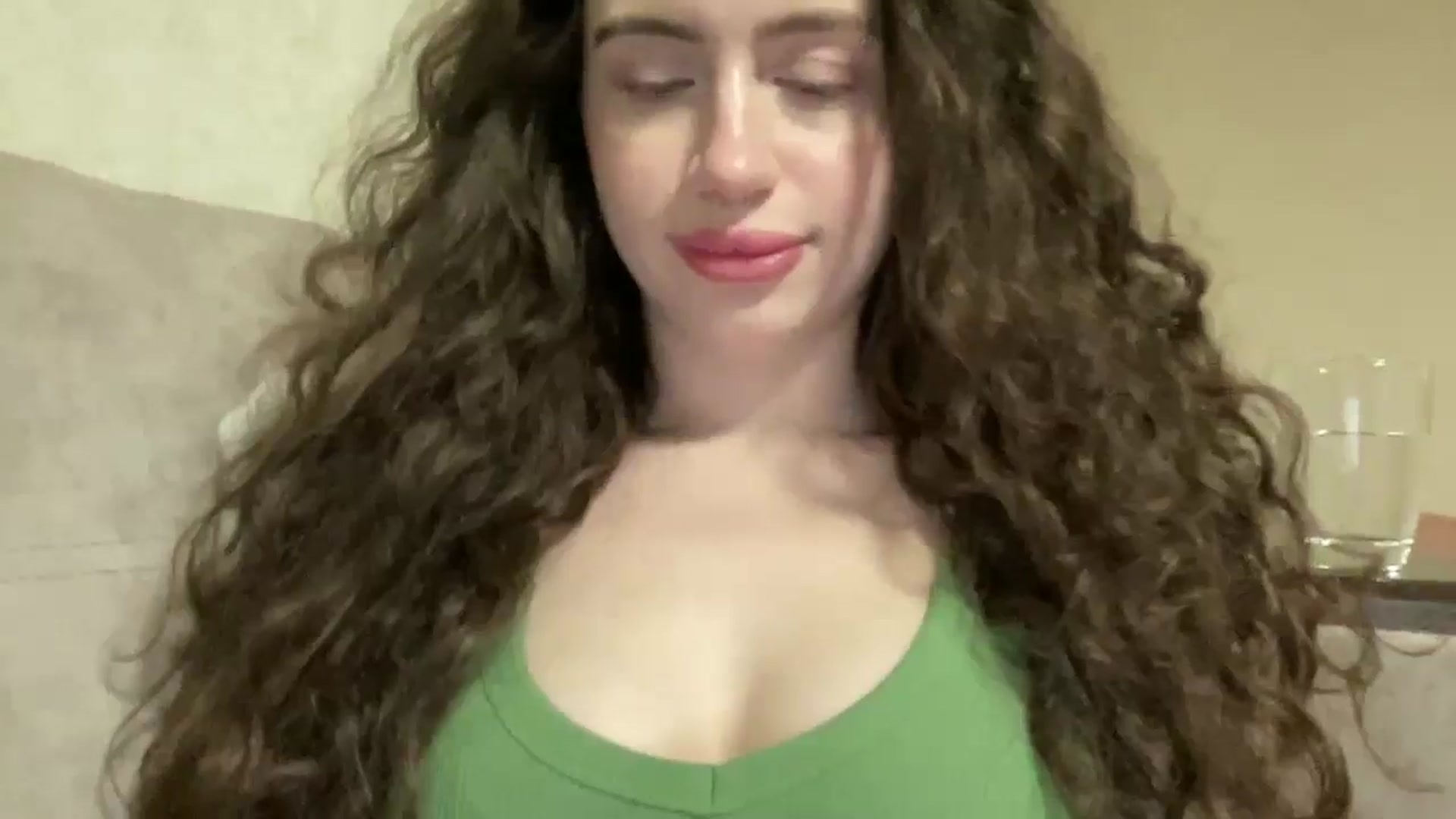Gallery image thumbnail from CurlyDream's myfreecams stream on, 02/06/2026, 16:25 image 12 of 20