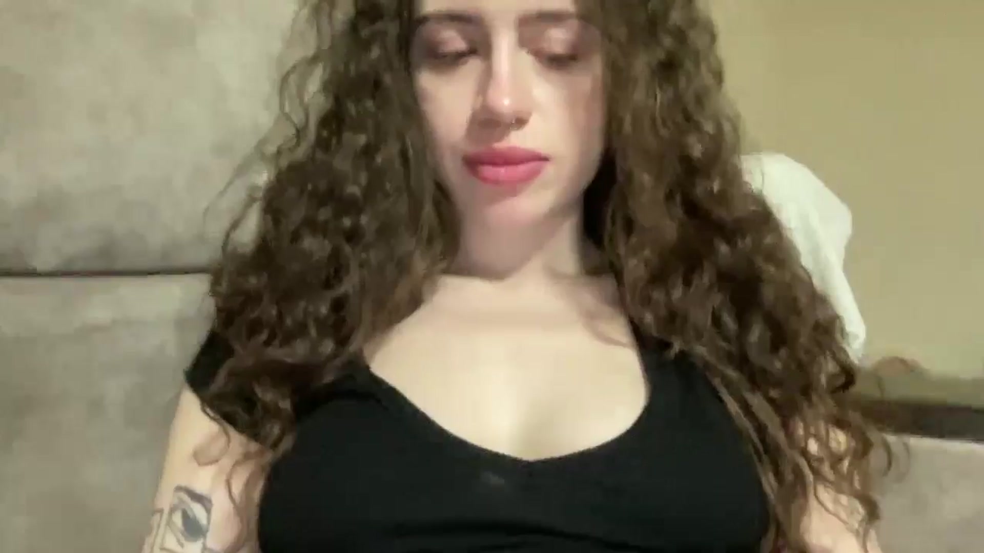 Gallery image thumbnail from CurlyDream's myfreecams stream on, 02/09/2026, 19:38 image 18 of 20