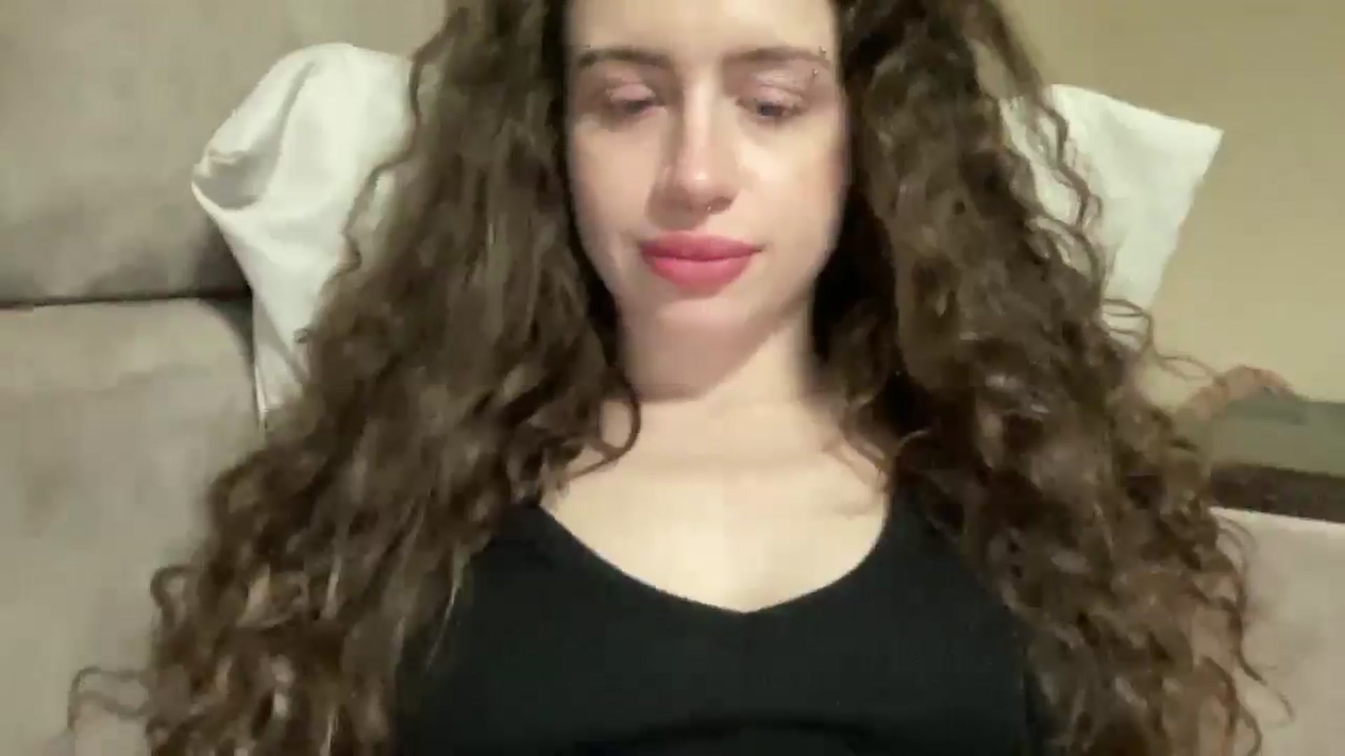 Gallery image thumbnail from CurlyDream's myfreecams stream on, 02/09/2026, 19:38 image 2 of 20