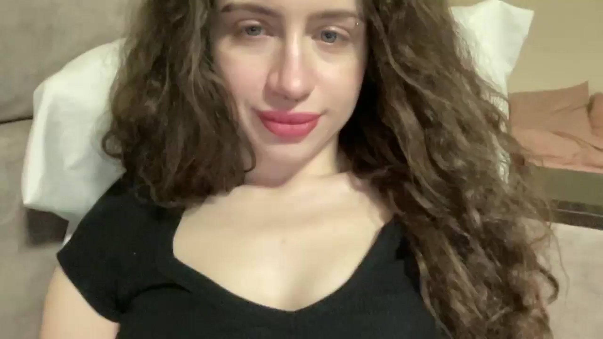 Gallery image thumbnail from CurlyDream's myfreecams stream on, 02/10/2026, 19:13 image 11 of 20