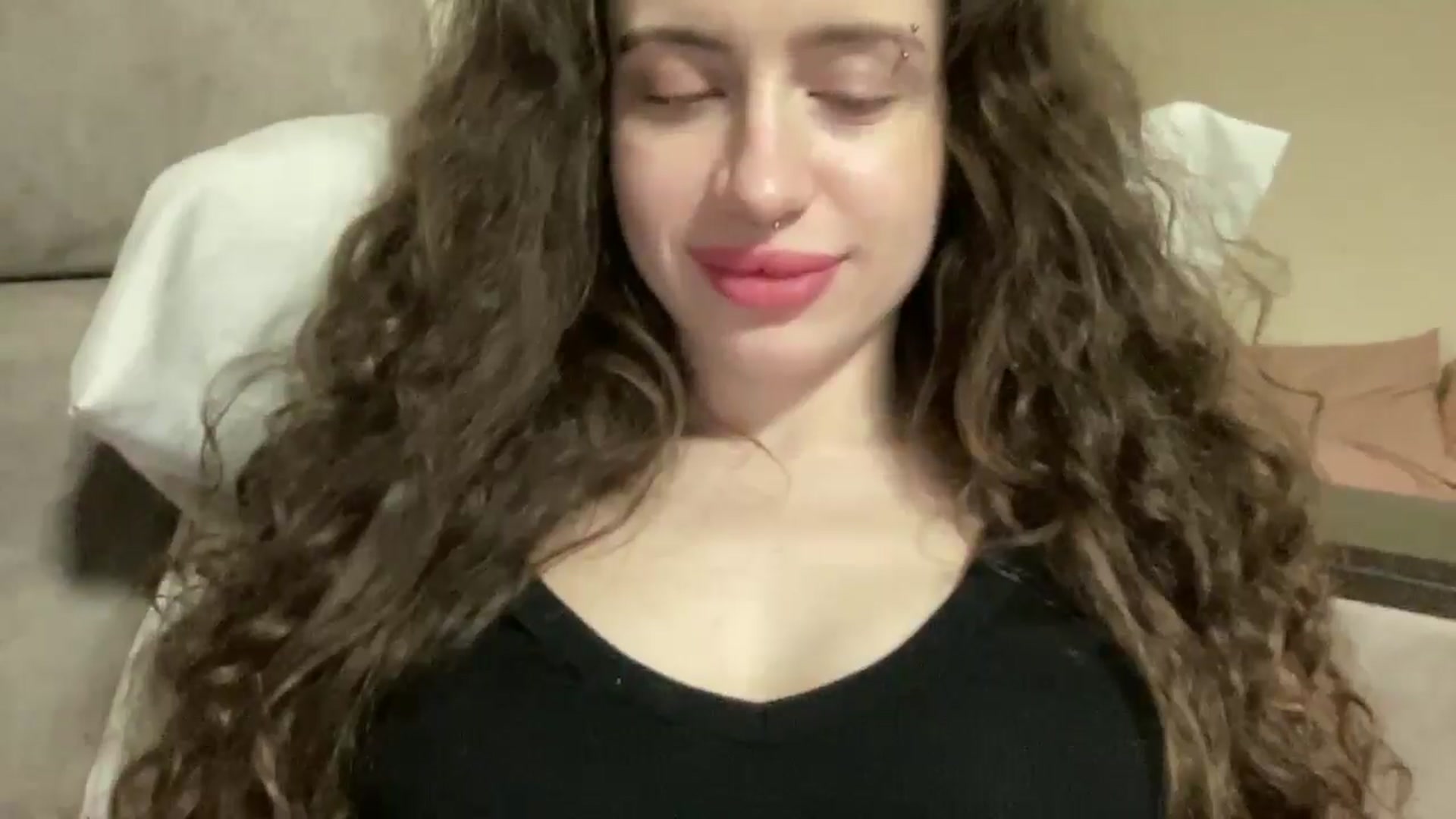 Gallery image thumbnail from CurlyDream's myfreecams stream on, 02/10/2026, 20:20 image 11 of 20