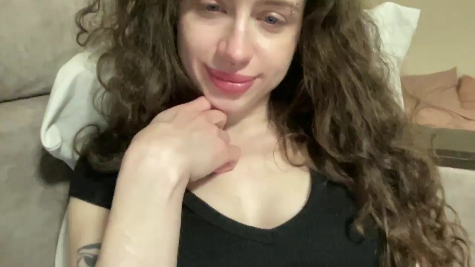 Gallery image thumbnail from CurlyDream's myfreecams stream on, 02/10/2026, 20:20 image 19 of 20