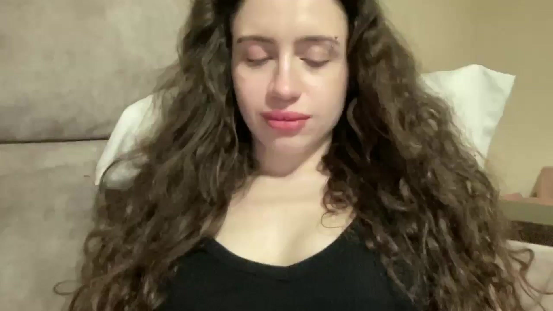 Gallery image thumbnail from CurlyDream's myfreecams stream on, 02/10/2026, 20:20 image 3 of 20