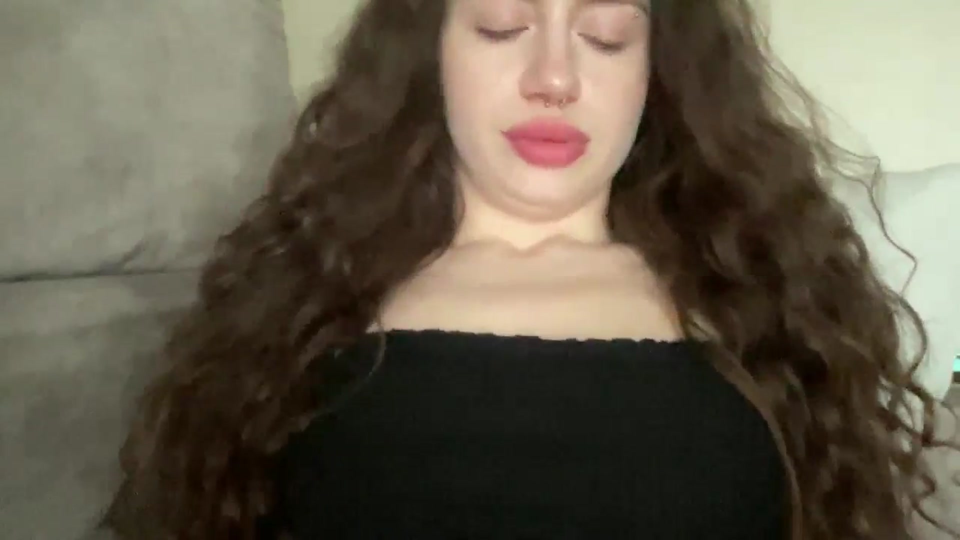 Gallery image thumbnail from CurlyDream's myfreecams stream on, 02/12/2026, 11:12 image 14 of 20