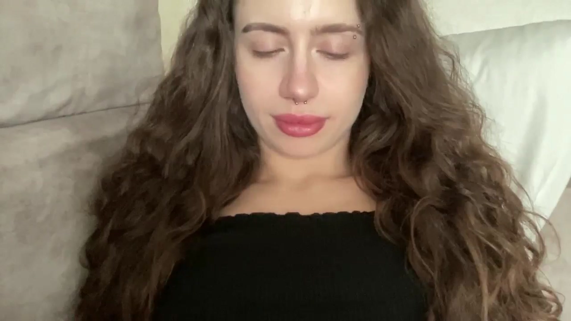 Gallery image thumbnail from CurlyDream's myfreecams stream on, 02/12/2026, 13:23 image 15 of 20