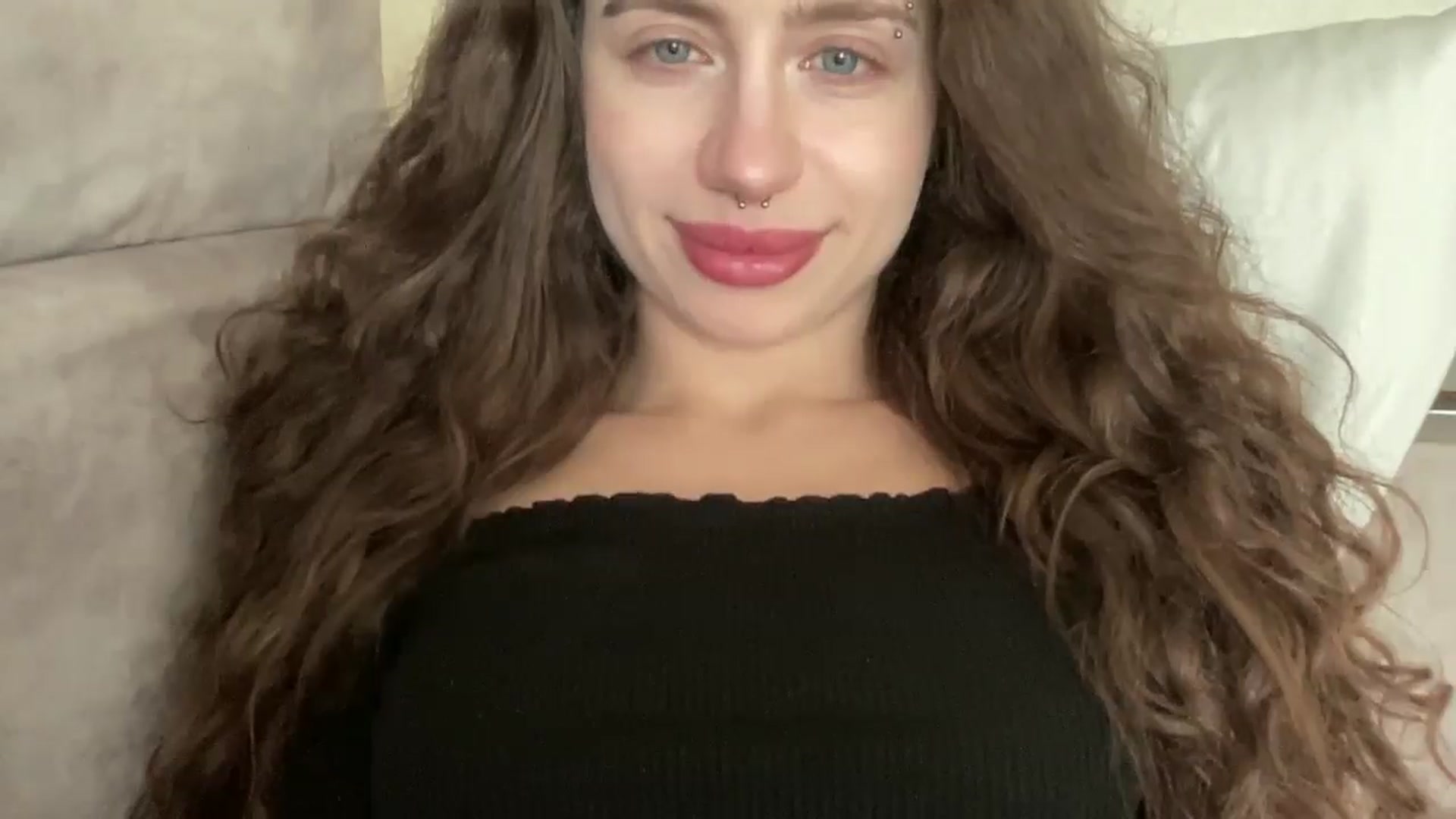 Gallery image thumbnail from CurlyDream's myfreecams stream on, 02/12/2026, 13:23 image 5 of 20
