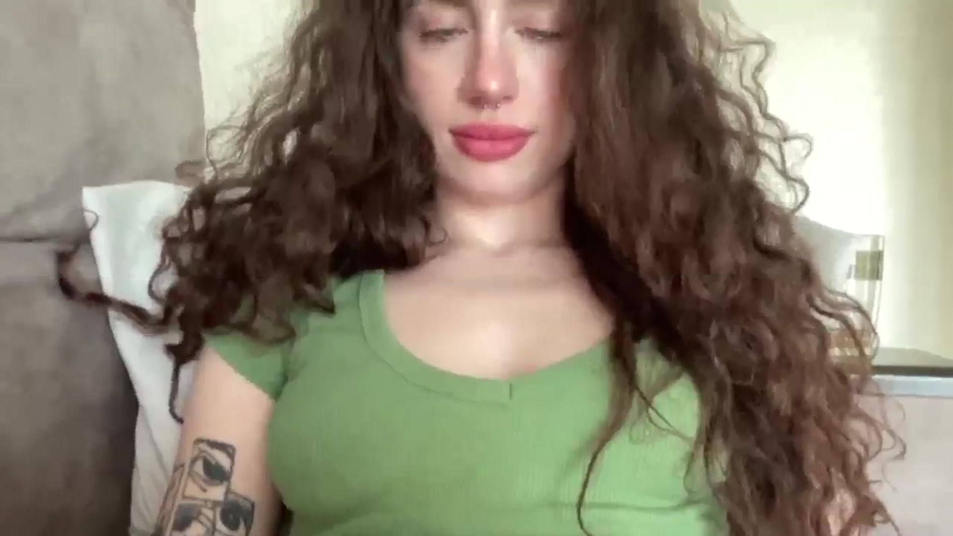 Gallery image thumbnail from CurlyDream's myfreecams stream on, 02/26/2026, 14:32 image 13 of 20
