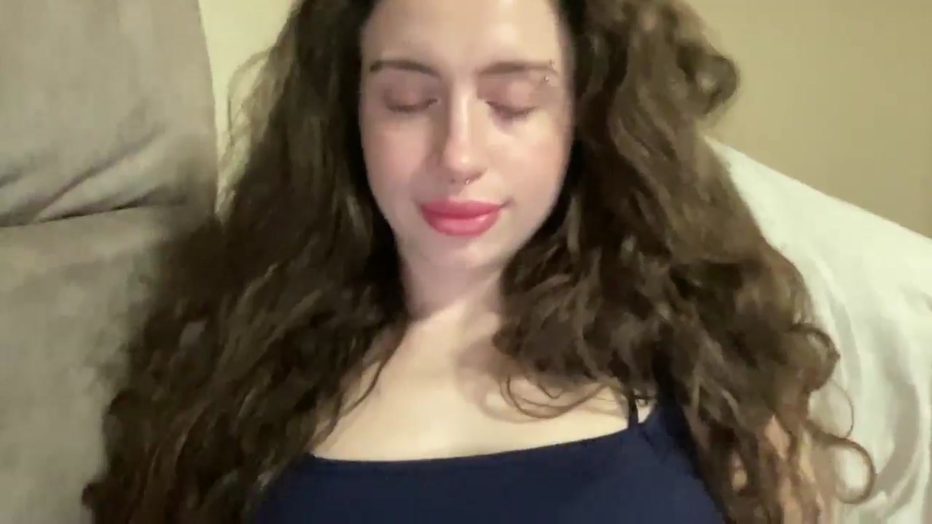 Gallery image thumbnail from CurlyDream's myfreecams stream on, 03/06/2026, 18:08 image 16 of 20
