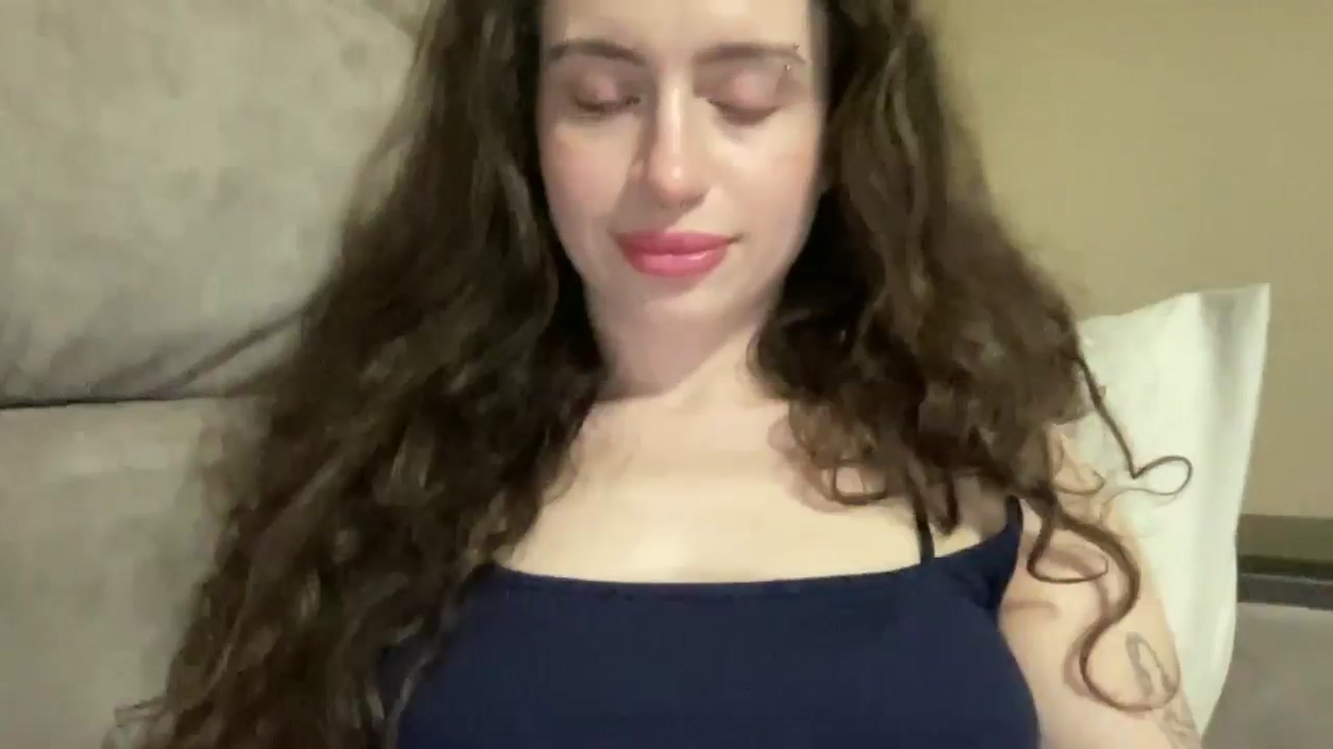 Gallery image thumbnail from CurlyDream's myfreecams stream on, 03/06/2026, 18:08 image 2 of 20