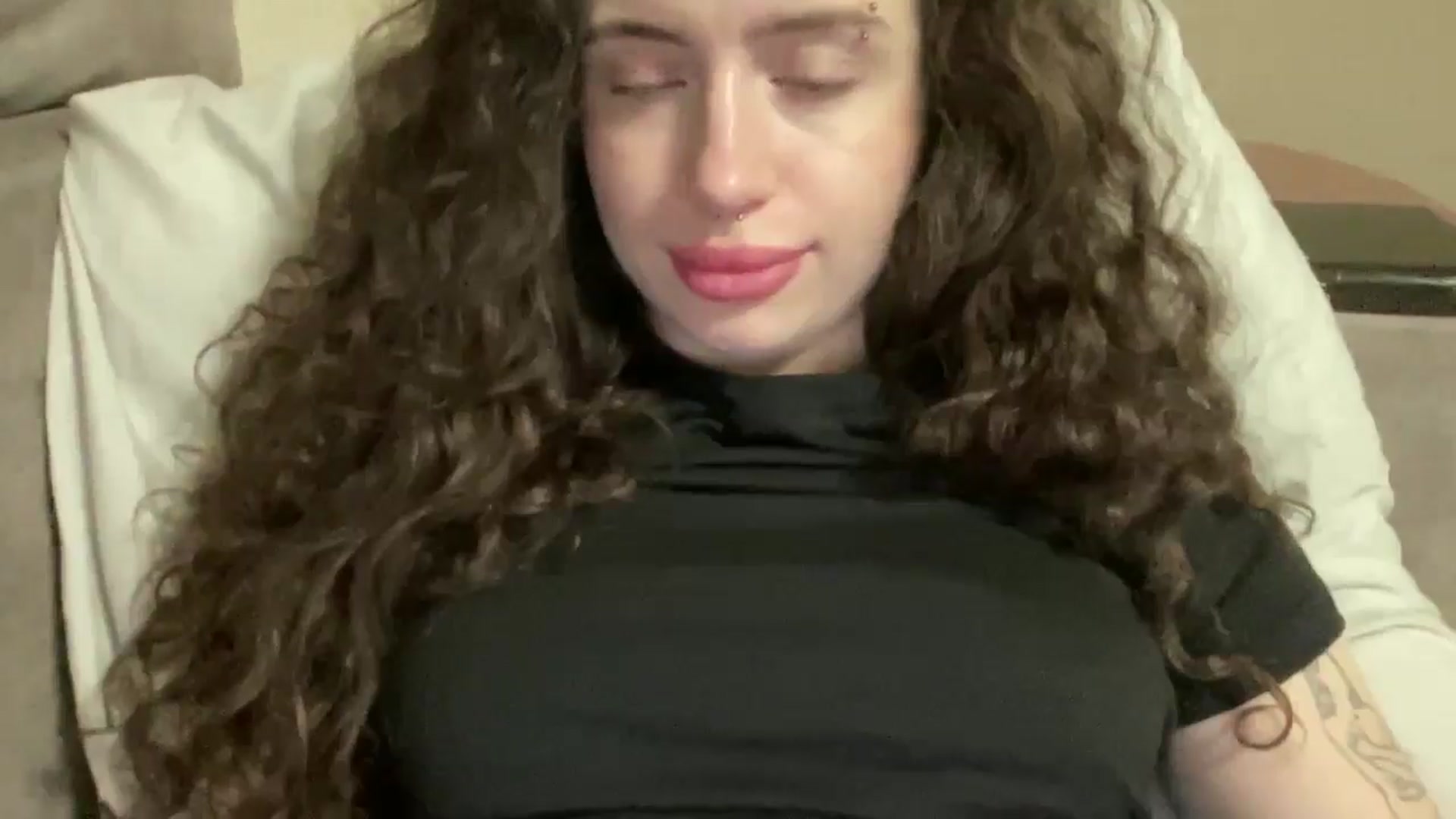 Gallery image thumbnail from CurlyDream's myfreecams stream on, 03/08/2026, 21:59 image 9 of 20