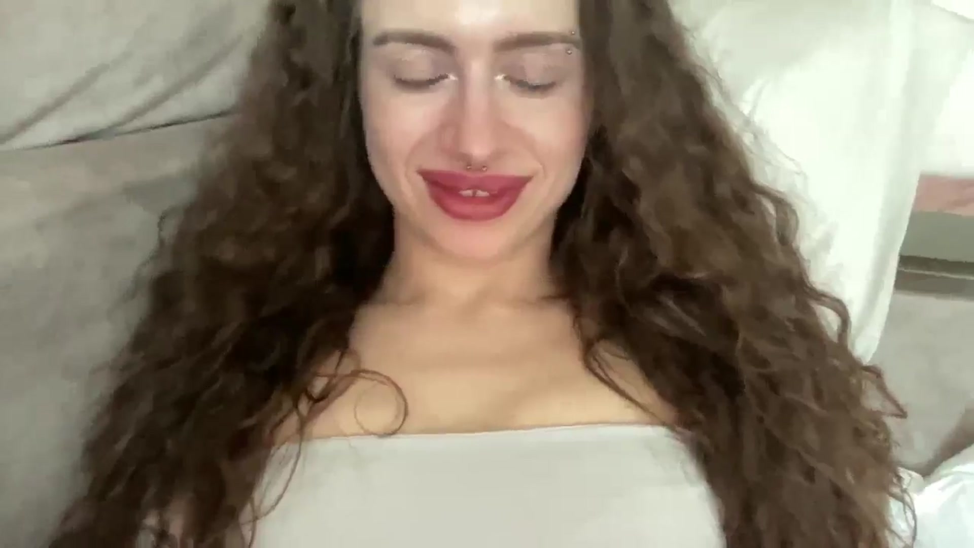 Gallery image thumbnail from CurlyDream's myfreecams stream on, 03/11/2026, 12:49 image 2 of 20