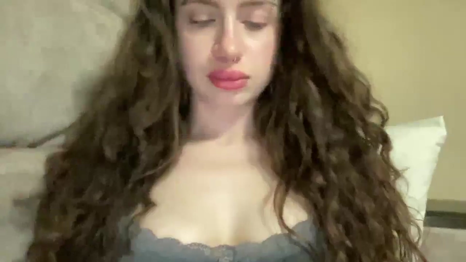 Gallery image thumbnail from CurlyDream's myfreecams stream on, 03/12/2026, 18:36 image 15 of 20