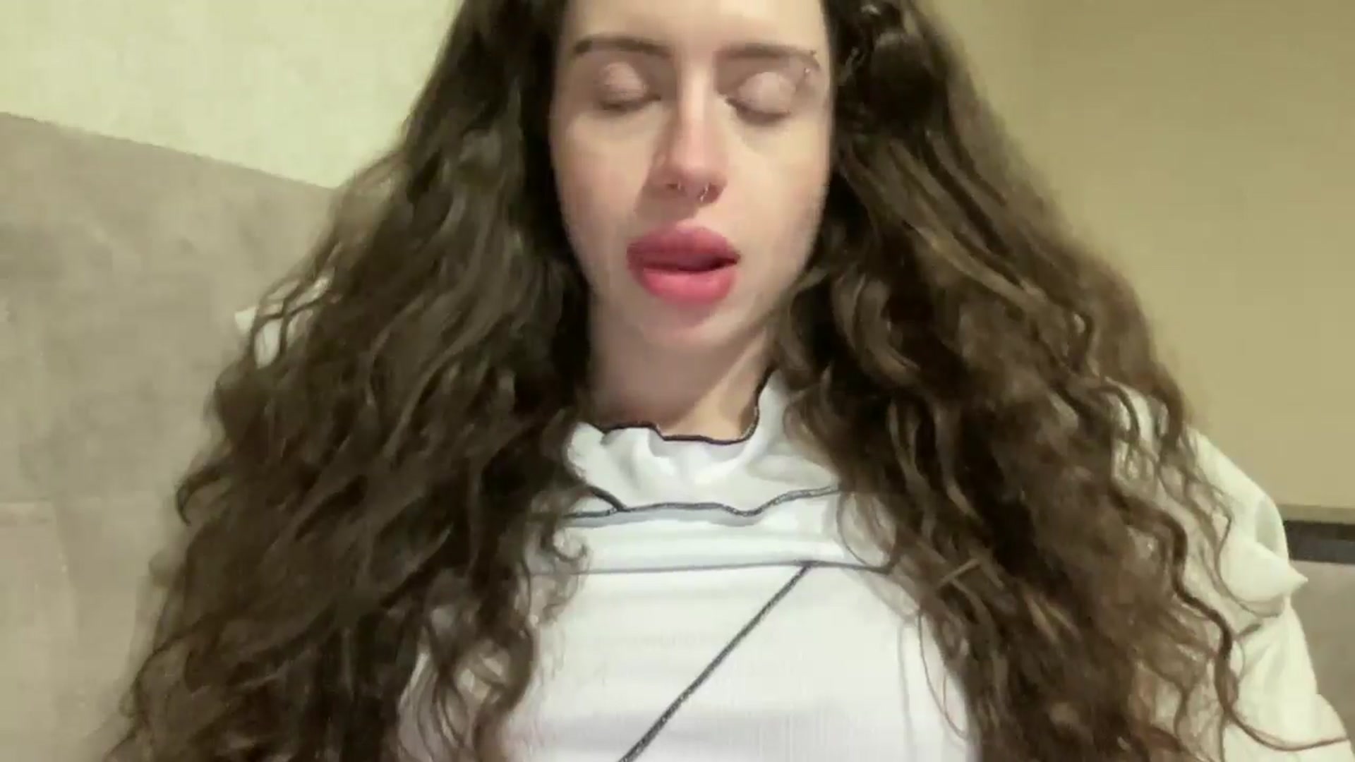 Gallery image thumbnail from CurlyDream's myfreecams stream on, 03/25/2026, 20:00 image 2 of 20