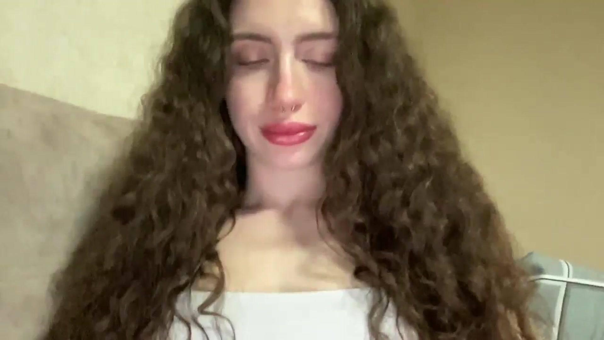 Gallery image thumbnail from CurlyDream's myfreecams stream on, 03/27/2026, 18:40 image 3 of 20