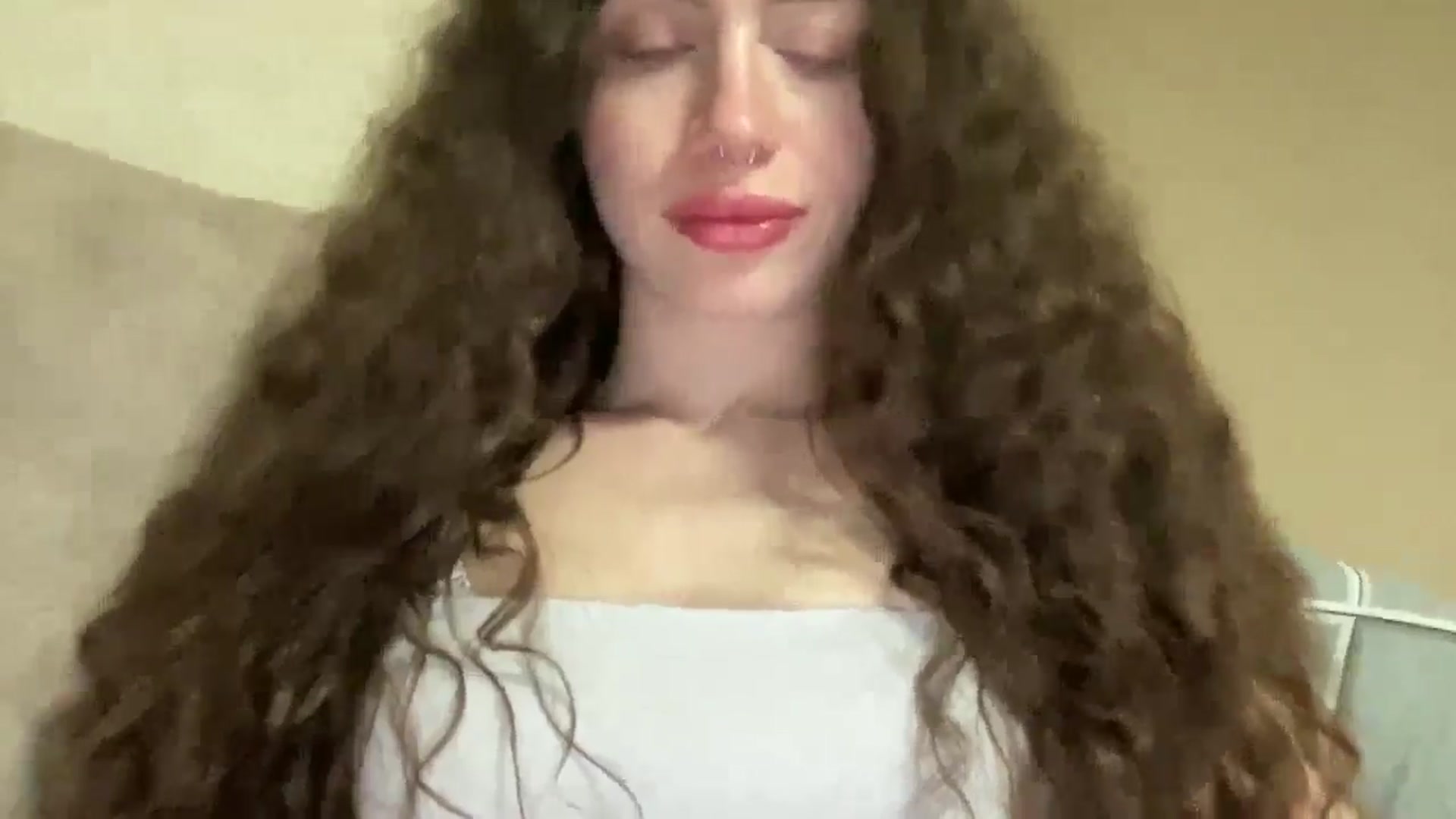 Gallery image thumbnail from CurlyDream's myfreecams stream on, 03/27/2026, 18:40 image 2 of 20