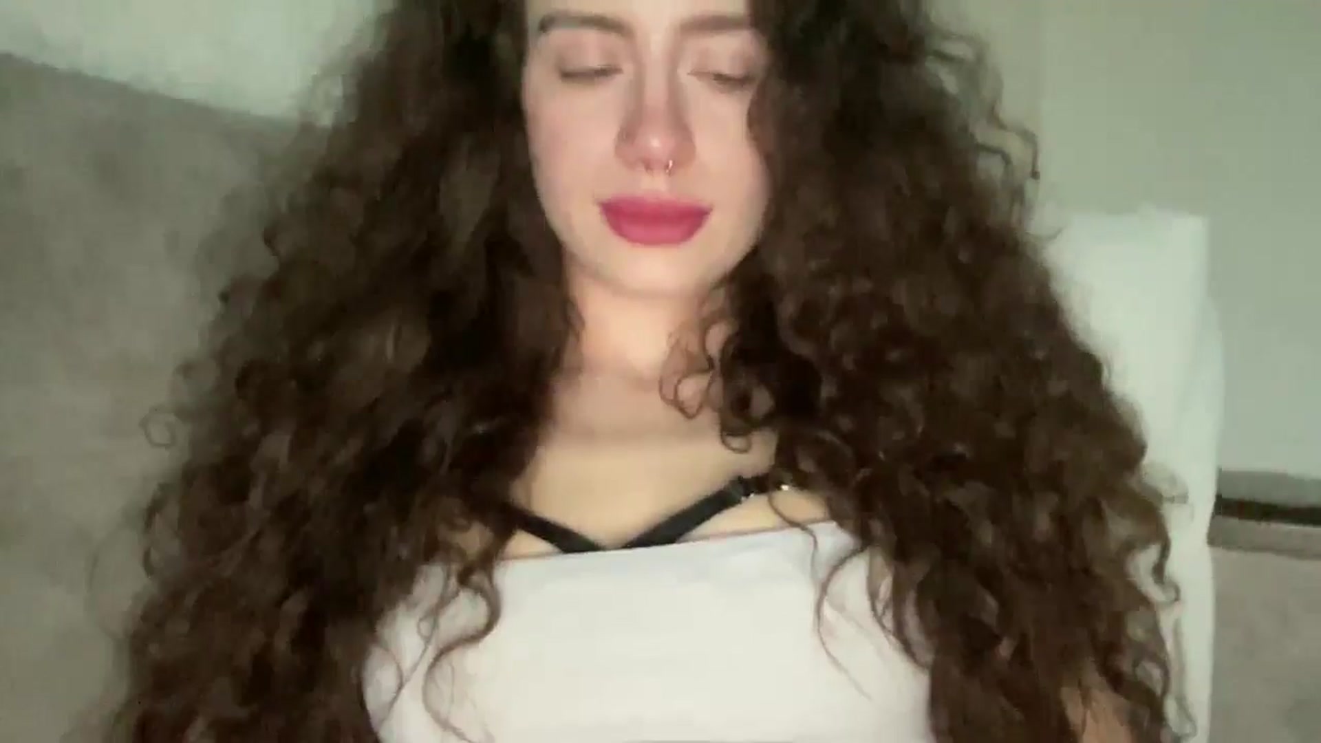 Gallery image thumbnail from CurlyDream's myfreecams stream on, 03/31/2026, 15:31 image 5 of 20