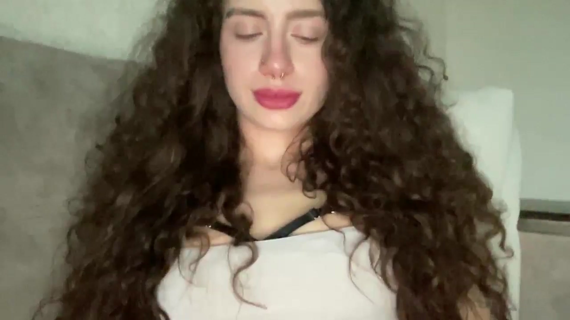 Gallery image thumbnail from CurlyDream's myfreecams stream on, 03/31/2026, 15:31 image 6 of 20