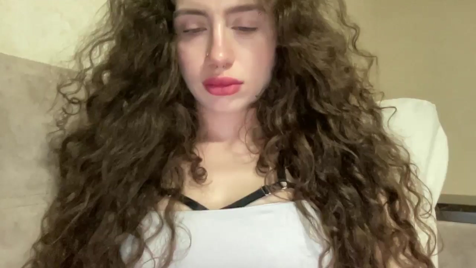 Gallery image thumbnail from CurlyDream's myfreecams stream on, 03/31/2026, 15:31 image 19 of 20