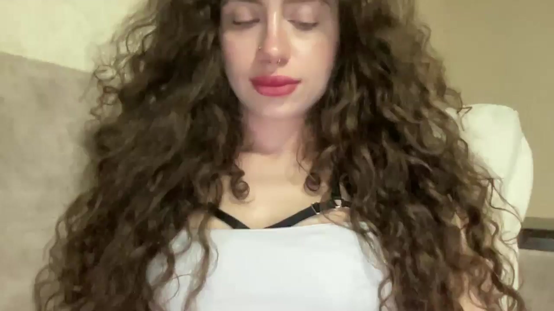 Gallery image thumbnail from CurlyDream's myfreecams stream on, 03/31/2026, 15:31 image 18 of 20