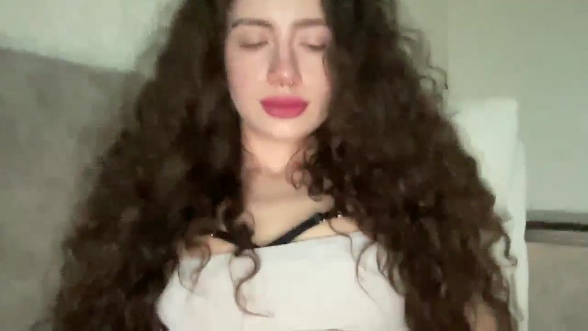 Gallery image thumbnail from CurlyDream's myfreecams stream on, 03/31/2026, 15:31 image 7 of 20