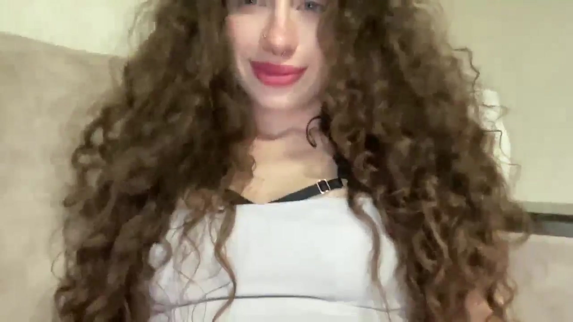 Gallery image thumbnail from CurlyDream's myfreecams stream on, 03/31/2026, 15:31 image 13 of 20