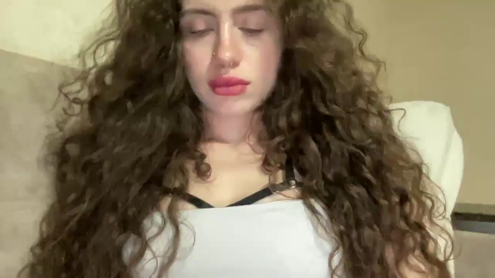 Gallery image thumbnail from CurlyDream's myfreecams stream on, 03/31/2026, 15:31 image 20 of 20