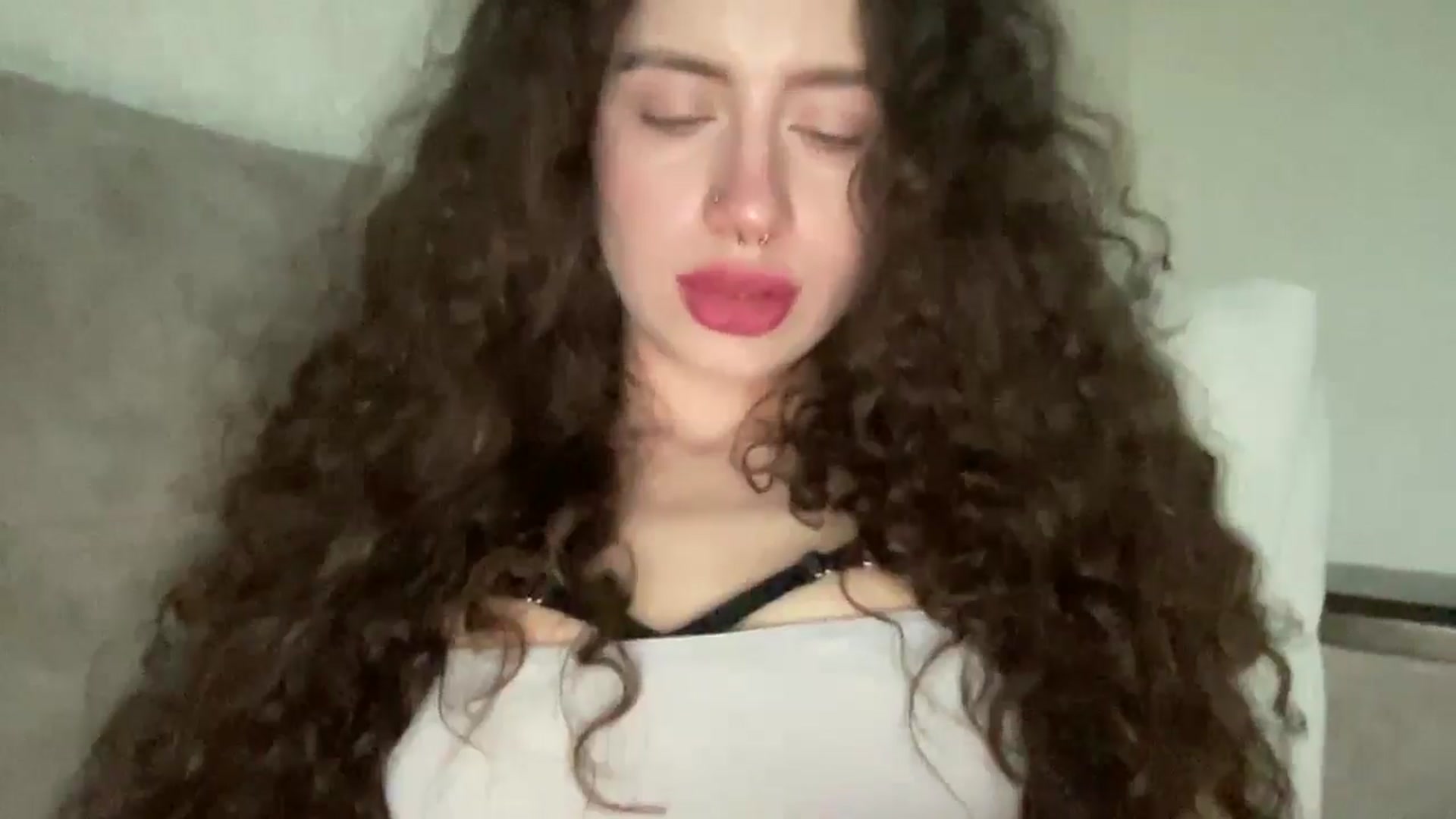 Gallery image thumbnail from CurlyDream's myfreecams stream on, 03/31/2026, 15:31 image 9 of 20