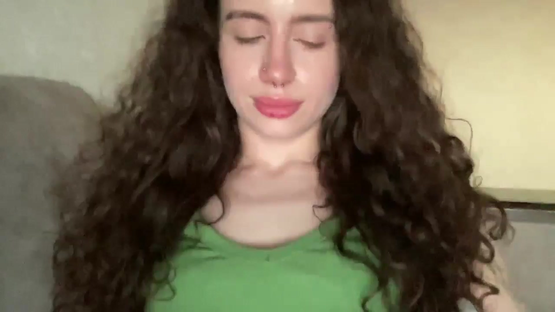 Gallery image thumbnail from CurlyDream's myfreecams stream on, 04/12/2026, 17:11 image 18 of 20