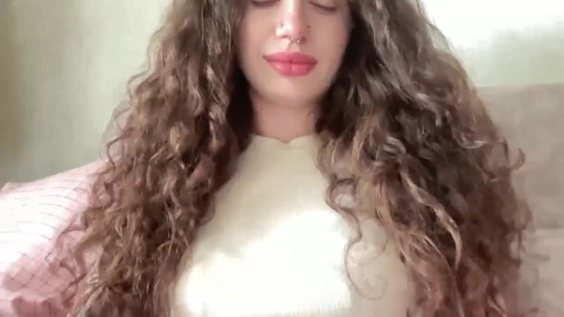 Gallery image thumbnail from CurlyDream's myfreecams stream on, 04/18/2026, 10:15 image 15 of 20
