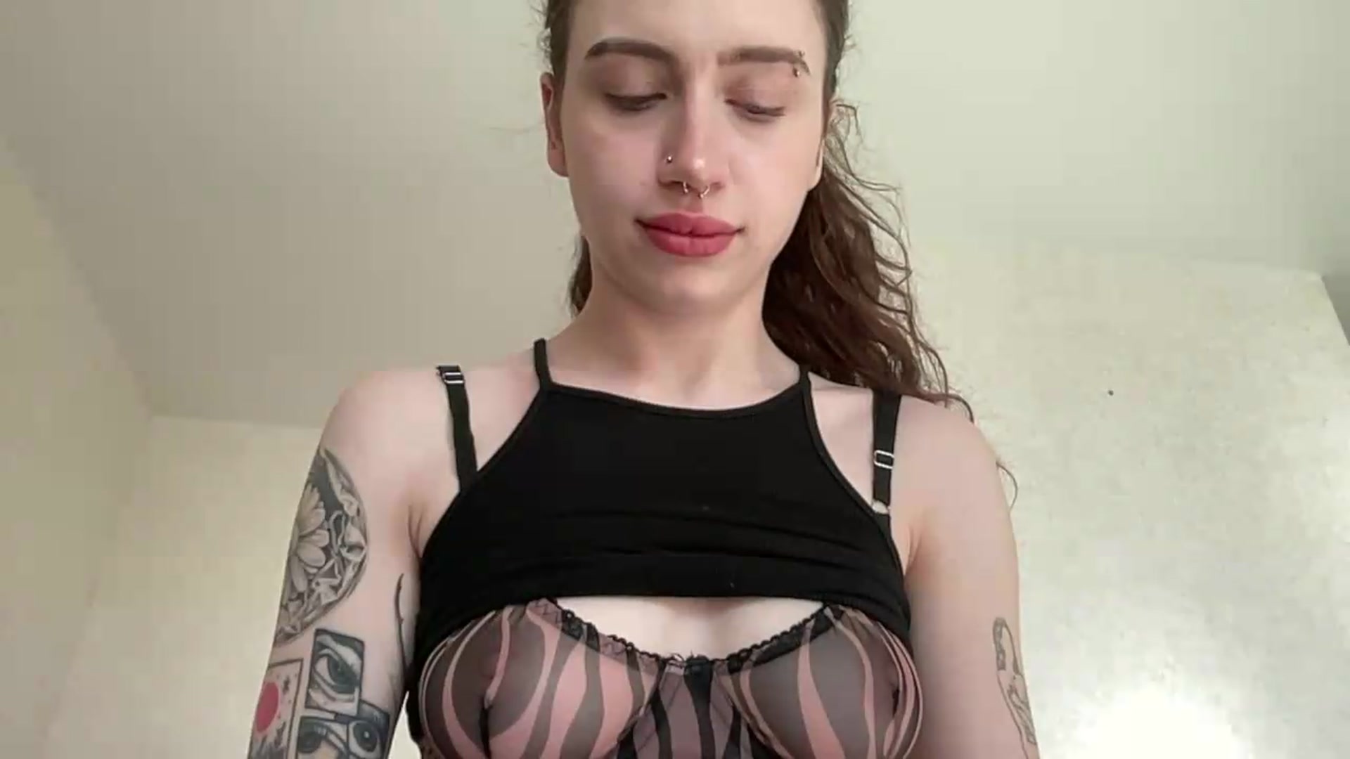 Gallery image thumbnail from CurlyDream's myfreecams stream on, 05/30/2026, 15:44 image 13 of 20