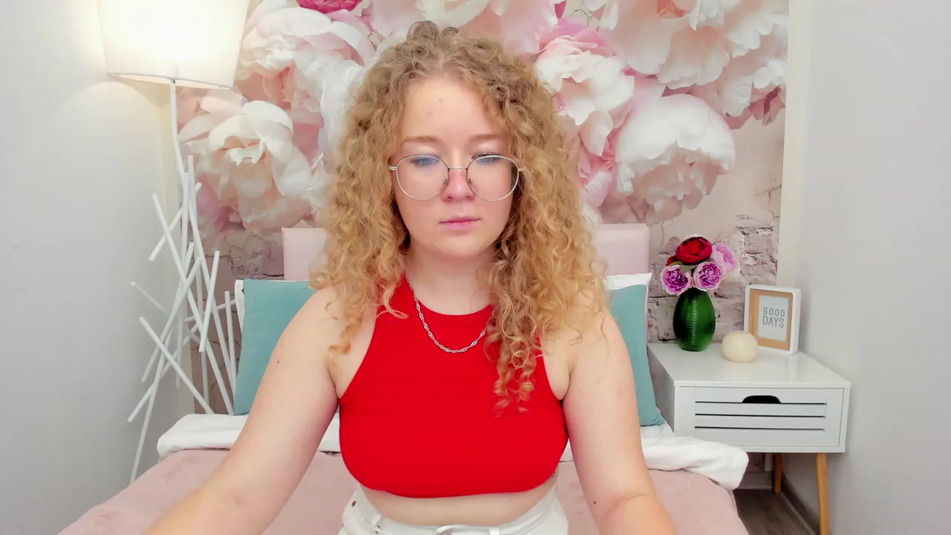 Gallery image thumbnail from CurlyLoverr's myfreecams stream on, 10/21/2023, 14:29 image 14 of 20