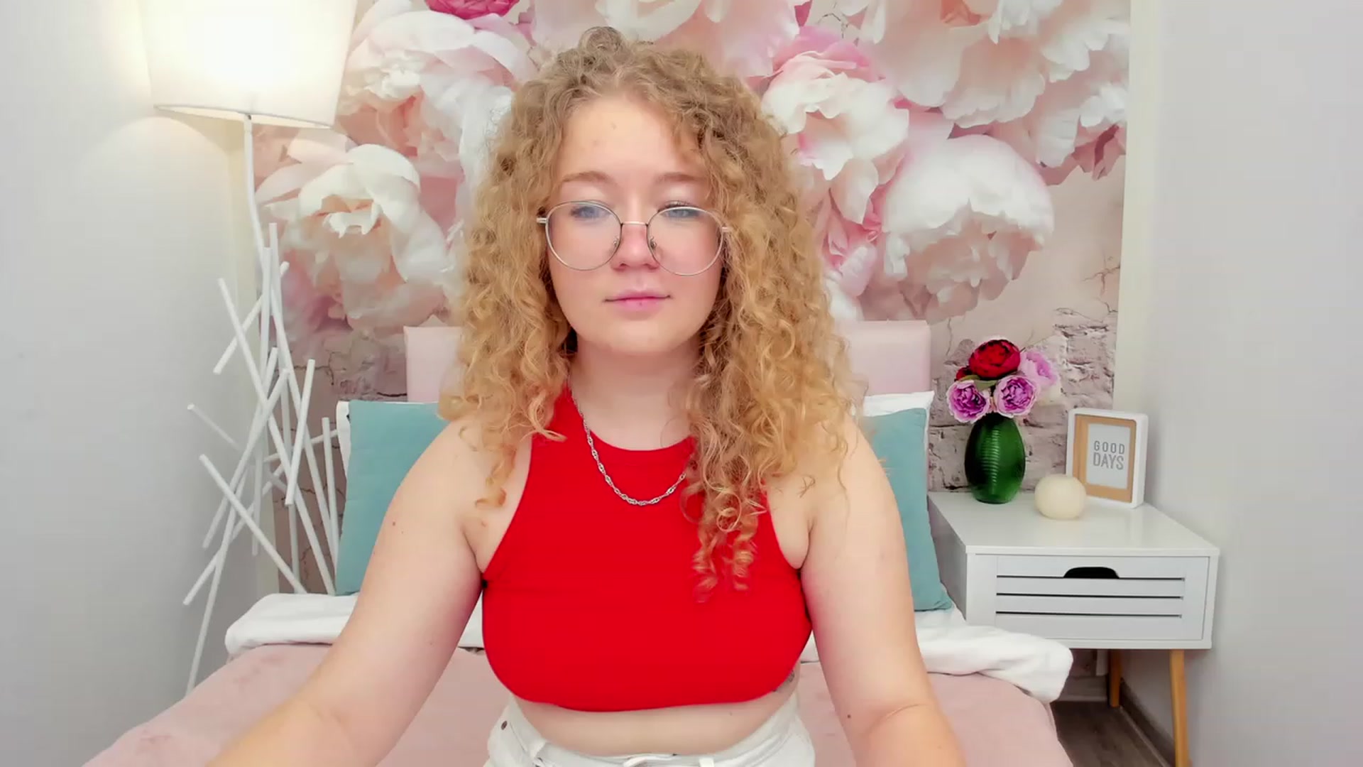 Gallery image thumbnail from CurlyLoverr's myfreecams stream on, 10/21/2023, 14:29 image 15 of 20