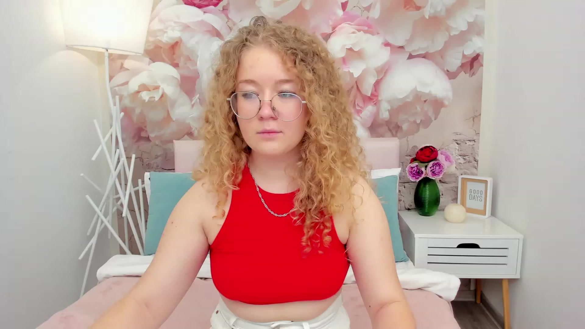 Gallery image thumbnail from CurlyLoverr's myfreecams stream on, 10/21/2023, 14:29 image 17 of 20