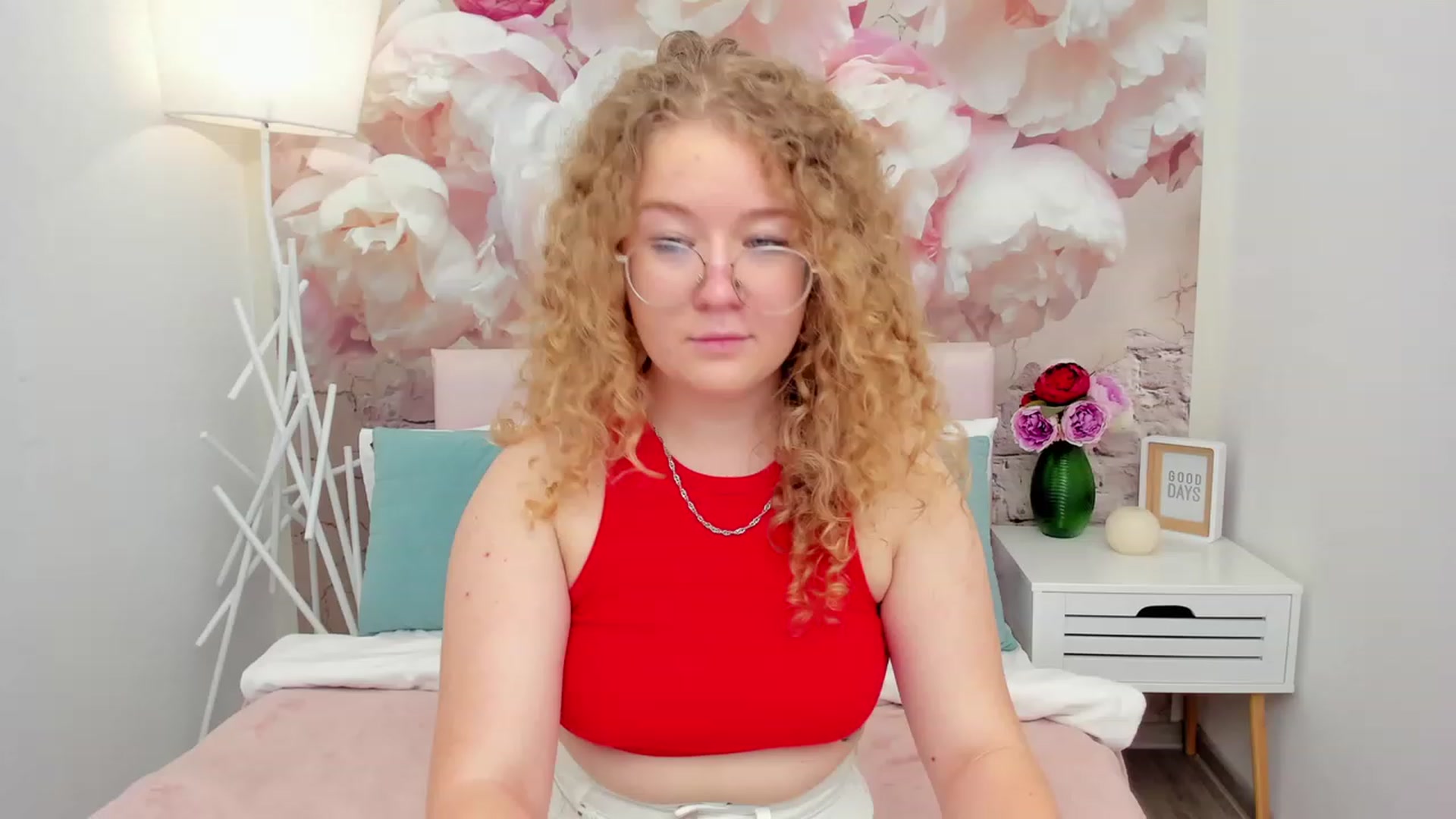 Gallery image thumbnail from CurlyLoverr's myfreecams stream on, 10/21/2023, 14:29 image 13 of 20