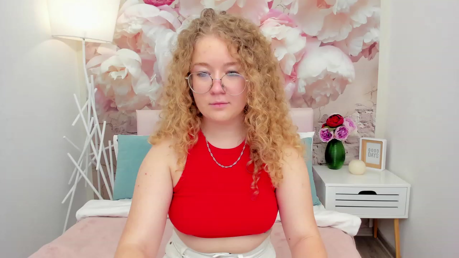 Gallery image thumbnail from CurlyLoverr's myfreecams stream on, 10/21/2023, 14:29 image 7 of 20