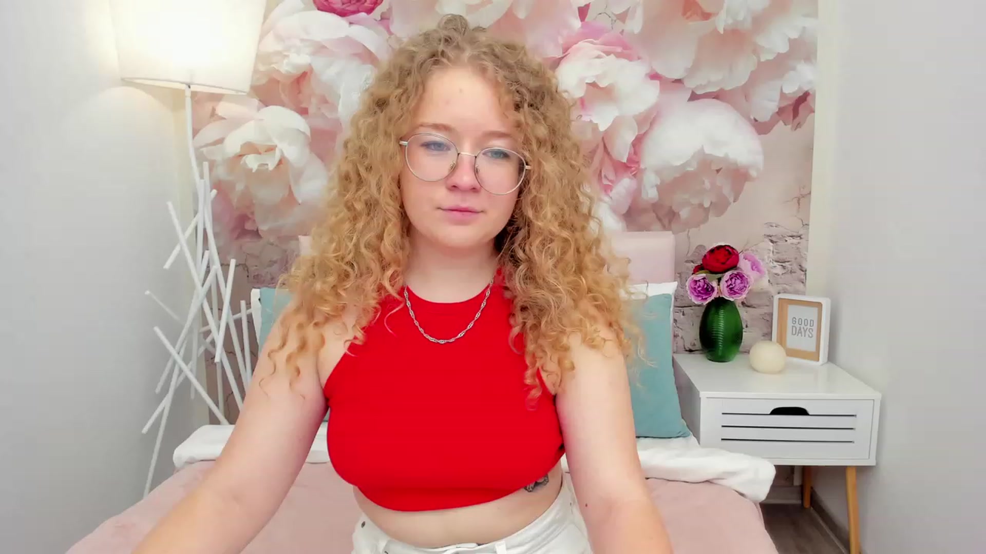 Gallery image thumbnail from CurlyLoverr's myfreecams stream on, 10/21/2023, 14:29 image 2 of 20
