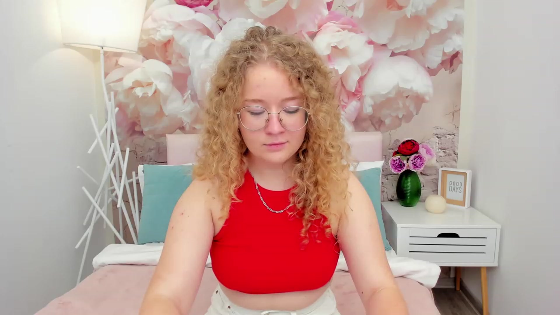 Gallery image thumbnail from CurlyLoverr's myfreecams stream on, 10/21/2023, 14:29 image 20 of 20