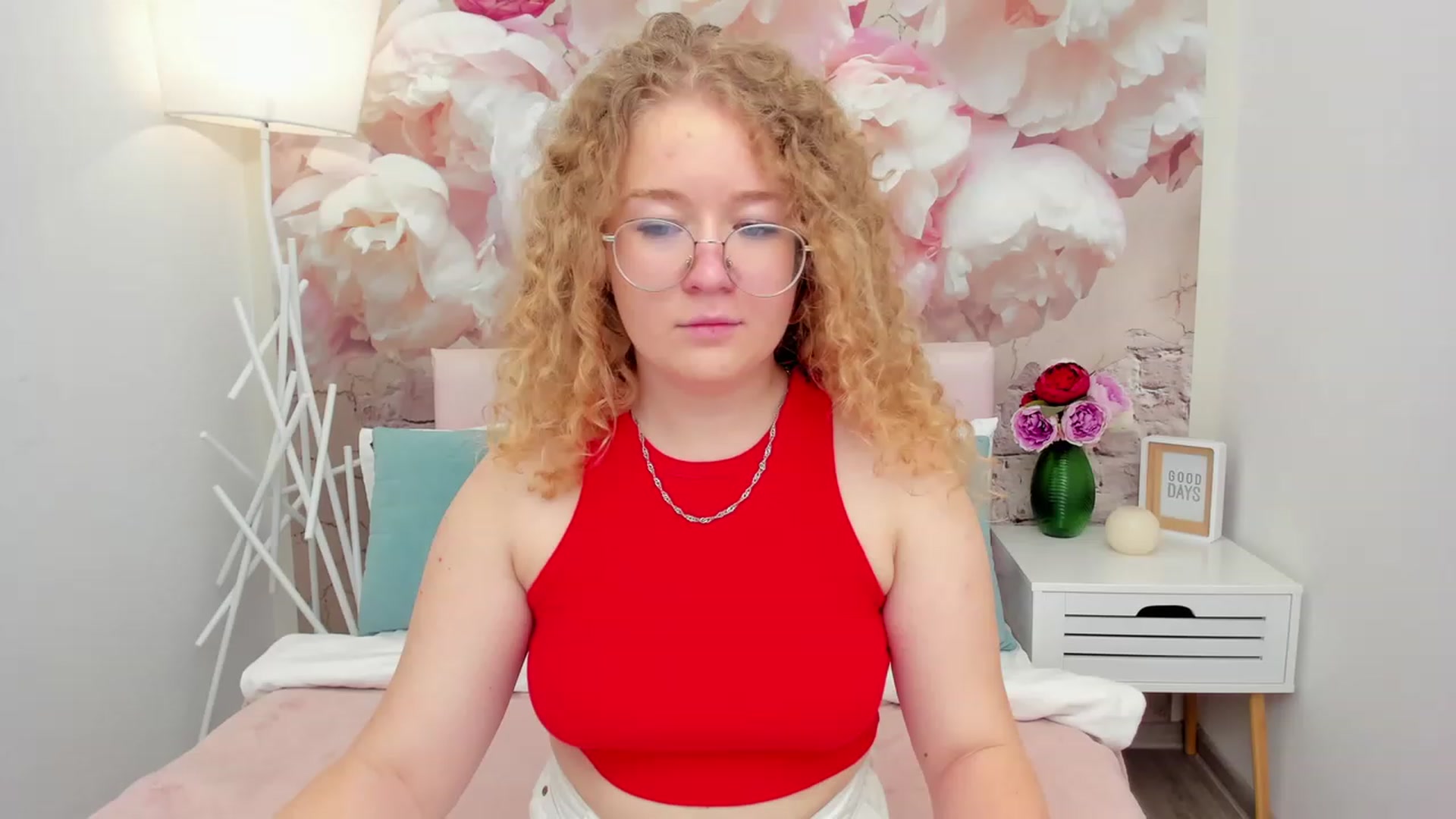 Gallery image thumbnail from CurlyLoverr's myfreecams stream on, 10/21/2023, 15:19 image 7 of 20